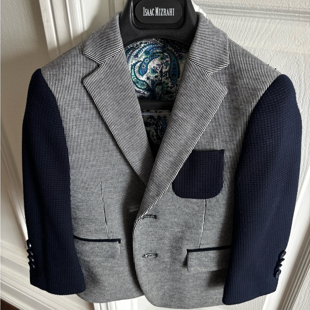 Isaac Mizrahi Boy’s 3T Striped Navy and Gray Blazer
